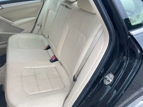 Used 2012 Volkswagen Passat 2.5 SE image 17