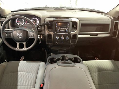 Used 2018 RAM 2500 Tradesman w/ Chrome Appearance Group image 12