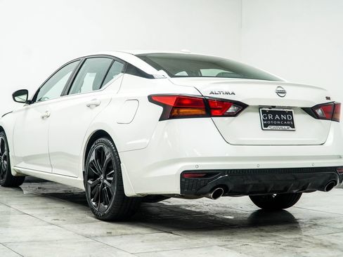 Used 2024 Nissan Altima 2.5 SR FWD image 12