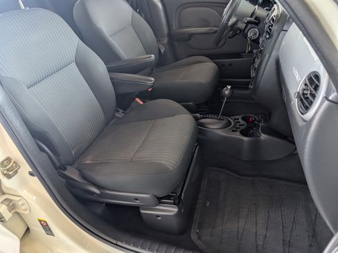 Used 2005 Chrysler PT Cruiser Limited image 8