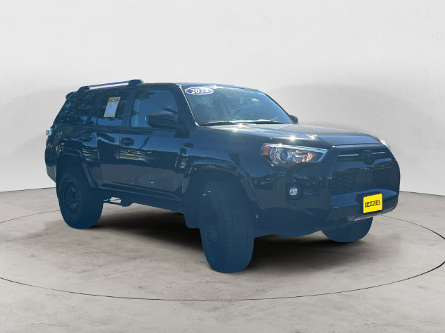 Used 2024 Toyota 4Runner SR5 AWD/4WD image 3