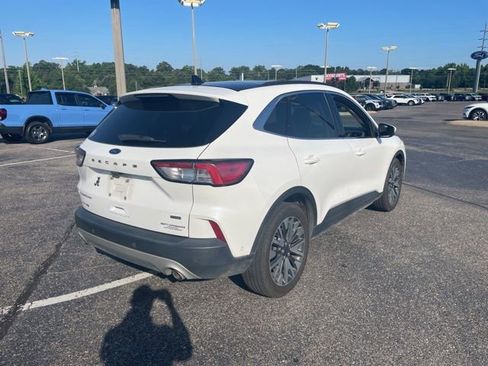 Used 2020 Ford Escape Titanium FWD image 3