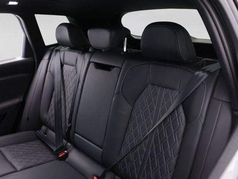 Used 2025 Audi SQ6 e-tron Prestige w/ Black Optic Package AWD/4WD image 29