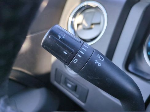 Used 2013 Ford F150 XLT w/ Mid Equipment Group image 25