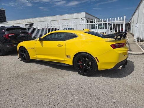 Used 2017 Chevrolet Camaro SS RWD image 5