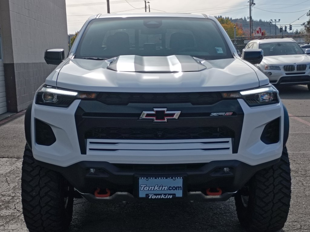 Used 2026 Chevrolet Colorado ZR2 w/ Technology Package AWD/4WD image 12