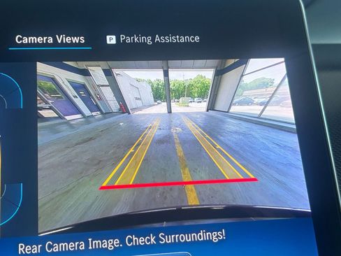 Used 2024 Mercedes-Benz GLC 300 image 27