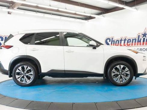 Used 2023 Nissan Rogue SV w/ SV Premium B Package FWD image 28