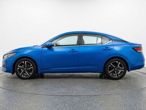 Used 2025 Nissan Sentra SV FWD image 5