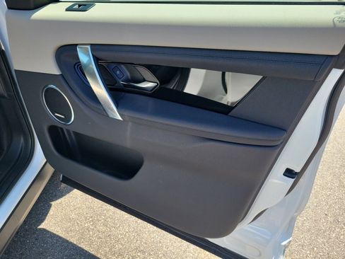 Used 2024 Land Rover Discovery Sport S image 35