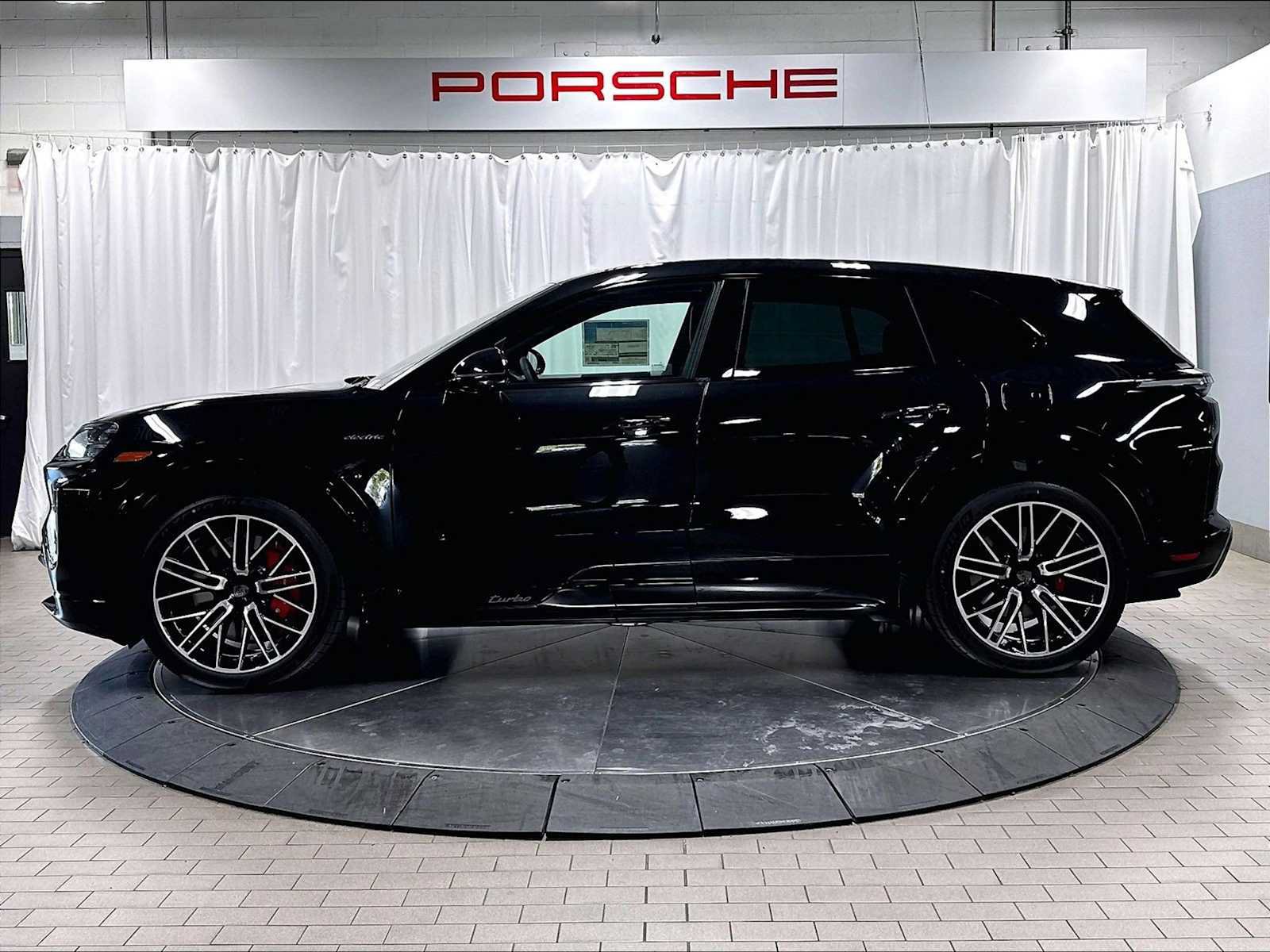 Used 2026 Porsche Cayenne Turbo Electric AWD/4WD image 2
