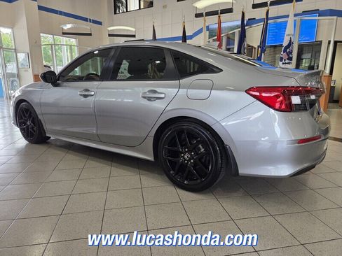 Used 2024 Honda Civic Sport image 6