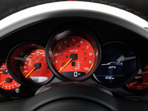 Used 2018 Porsche 911 GT3 RWD image 19