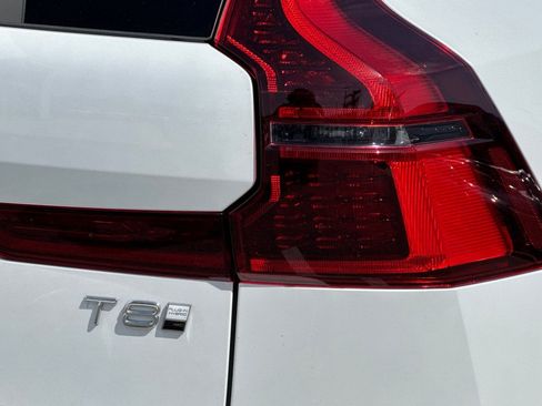 New 2026 Volvo XC60 T8 Plus w/ Climate Package PRO AWD/4WD image 33