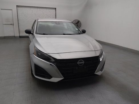 Used 2024 Nissan Altima 2.5 SV image 14