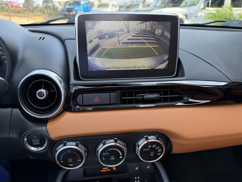 Used 2017 FIAT 124 Spider Lusso RWD image 26
