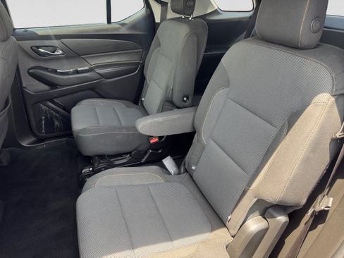 Used 2018 Chevrolet Traverse LT FWD image 19