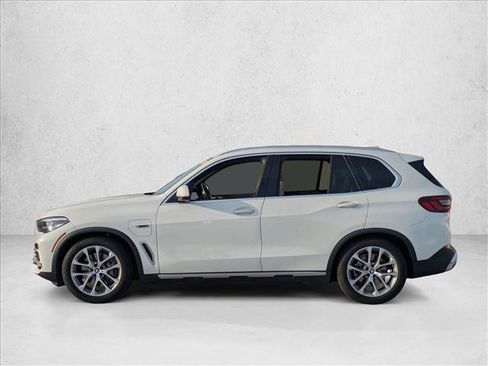 Used 2022 BMW X5 xDrive45e w/ Premium Package image 9