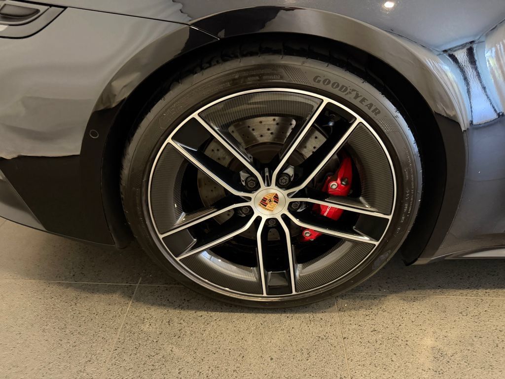 Certified 2025 Porsche 911 Carrera 4 GTS AWD/4WD image 12