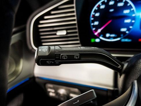 Used 2025 Mercedes-Benz GLS 450 4MATIC image 23