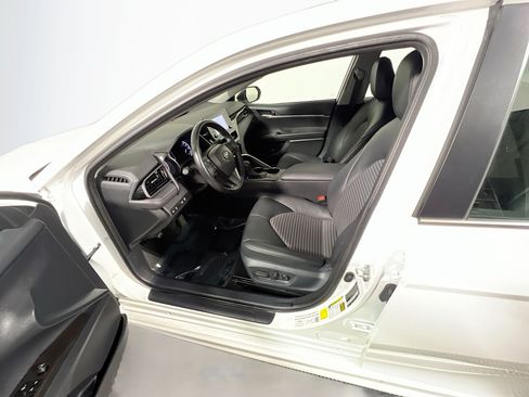 Used 2024 Toyota Camry SE FWD image 15