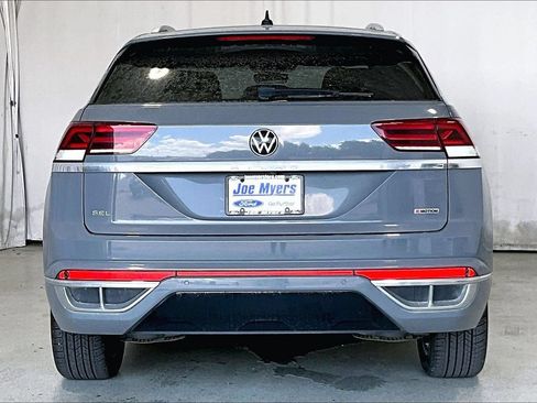 Used 2022 Volkswagen Atlas Cross Sport SEL R-Line AWD/4WD image 4