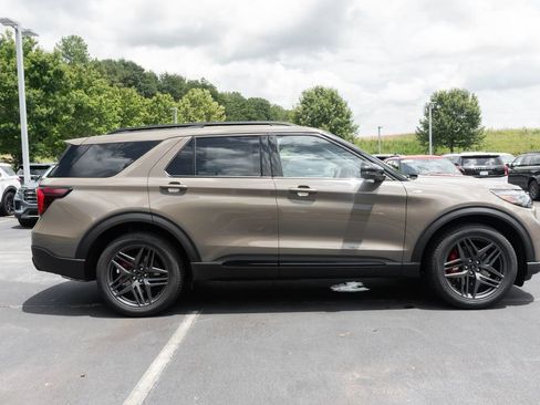 New 2026 Ford Explorer ST-Line w/ ST-Line Street Pack RWD image 11