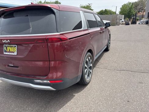 Used 2024 Kia Carnival EX FWD image 8