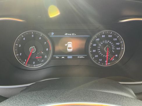 Used 2019 Genesis G70 2.0T Advanced AWD/4WD image 12