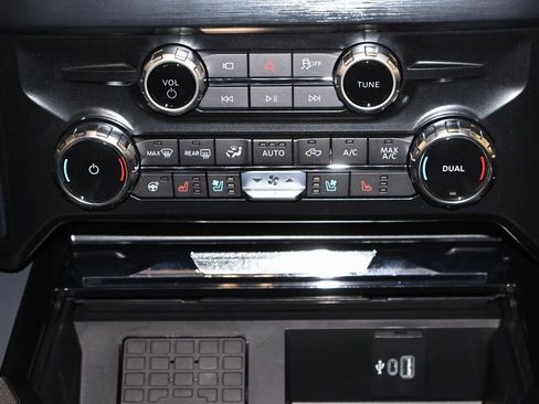 New 2026 Ford F350 Lariat w/ Black Appearance Package image 25