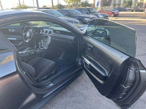 Used 2015 Ford Mustang Coupe RWD image 12