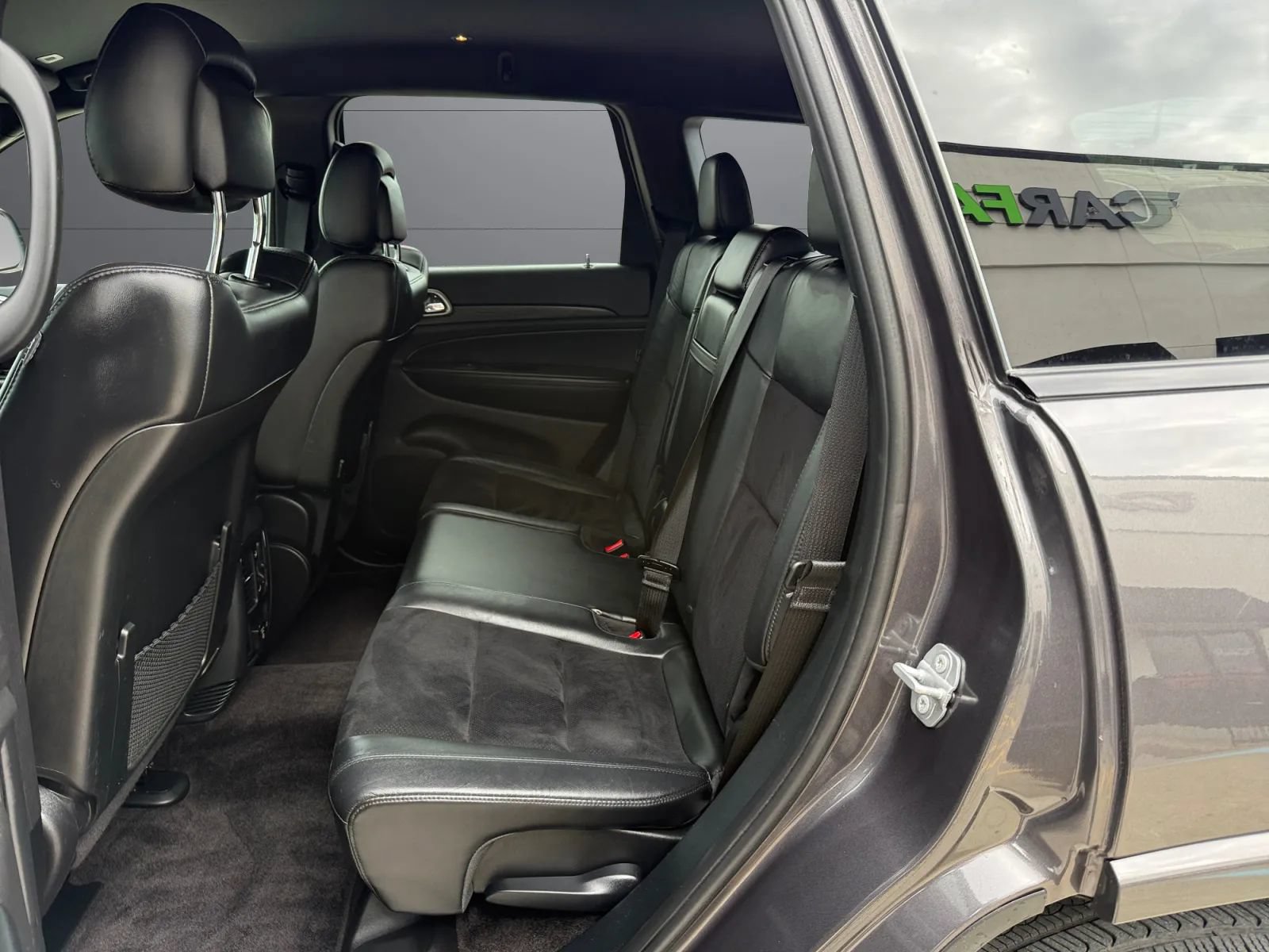 Used 2018 Jeep Grand Cherokee Altitude AWD/4WD image 19