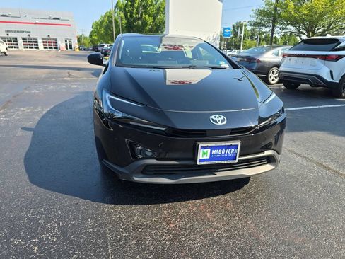 Used 2024 Toyota Prius LE AWD/4WD image 10