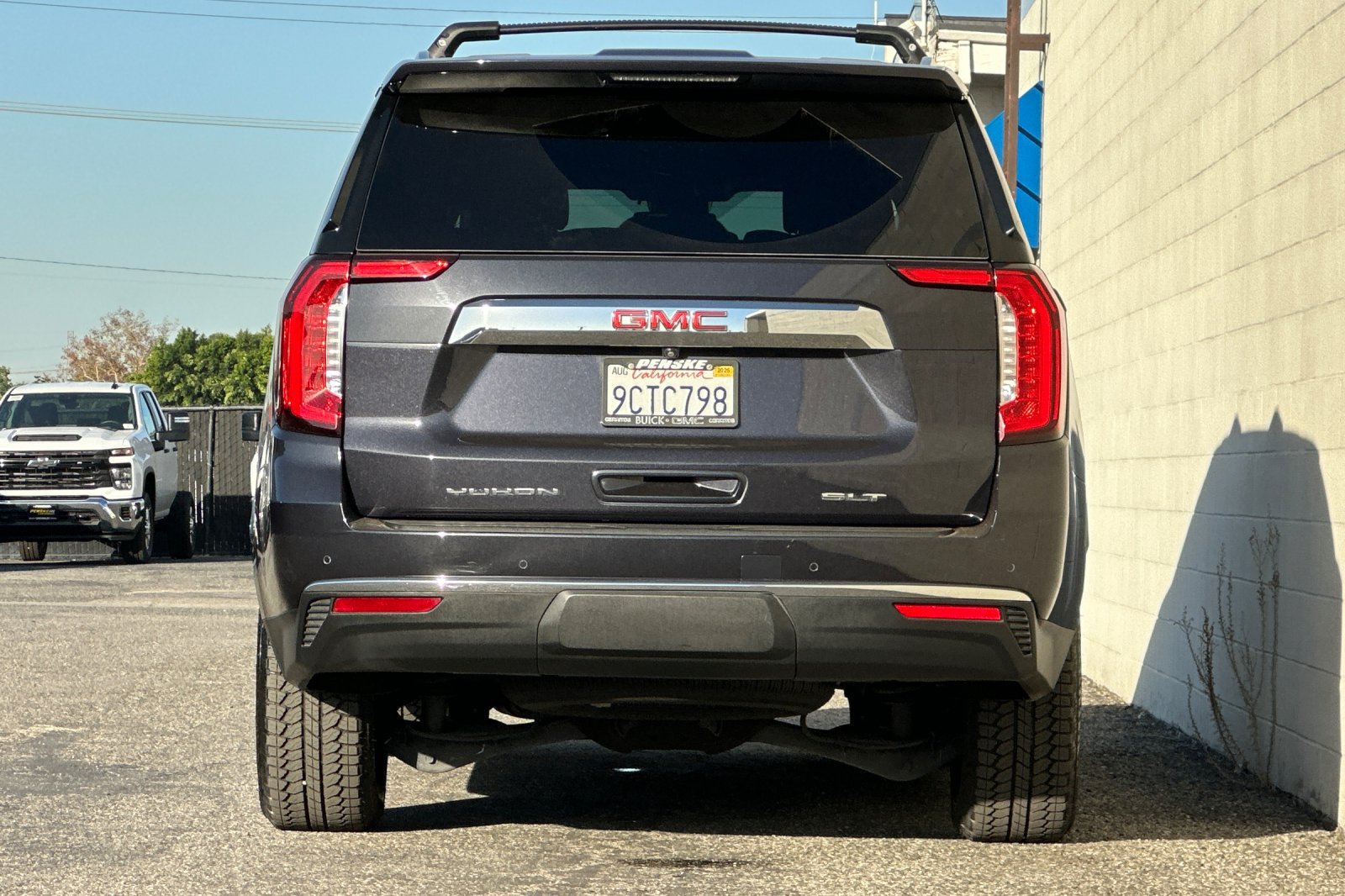 Certified 2023 GMC Yukon XL SLT RWD image 5