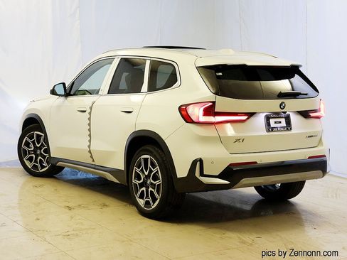 Used 2027 BMW X1 xDrive28i AWD/4WD image 9
