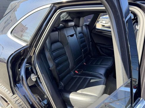 Used 2022 Porsche Macan S AWD/4WD image 15