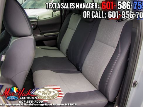 Used 2021 Toyota Tacoma TRD Off-Road w/ Technology Package AWD/4WD image 9
