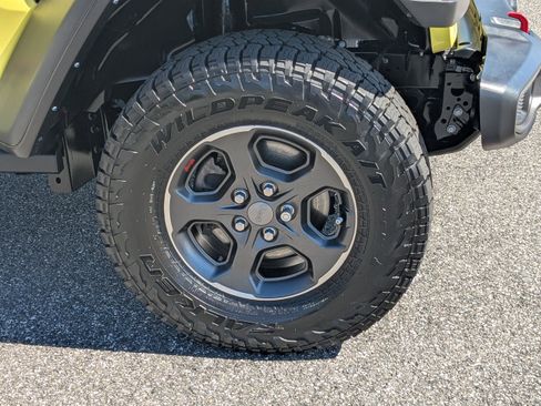 Certified 2023 Jeep Gladiator Rubicon w/ LED Lighting Group image 10