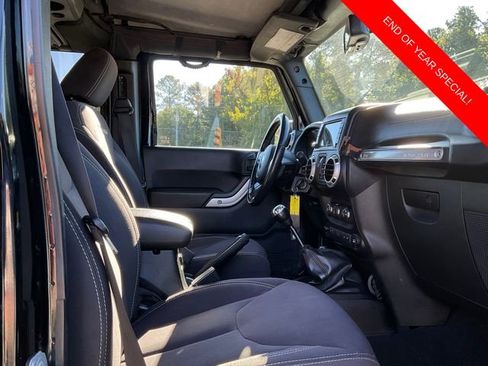 Used 2015 Jeep Wrangler Unlimited Sahara w/ Connectivity Group image 13