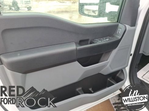 Used 2024 Ford F550 2WD Crew Cab Super Duty image 7