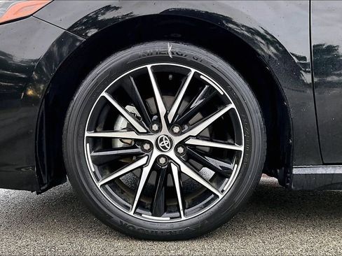 Used 2024 Toyota Camry SE FWD image 9