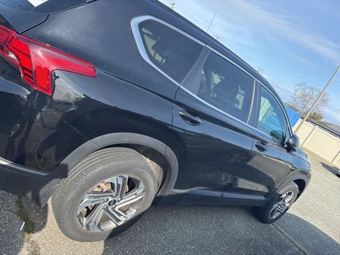 Used 2023 Hyundai Santa Fe SE image 2