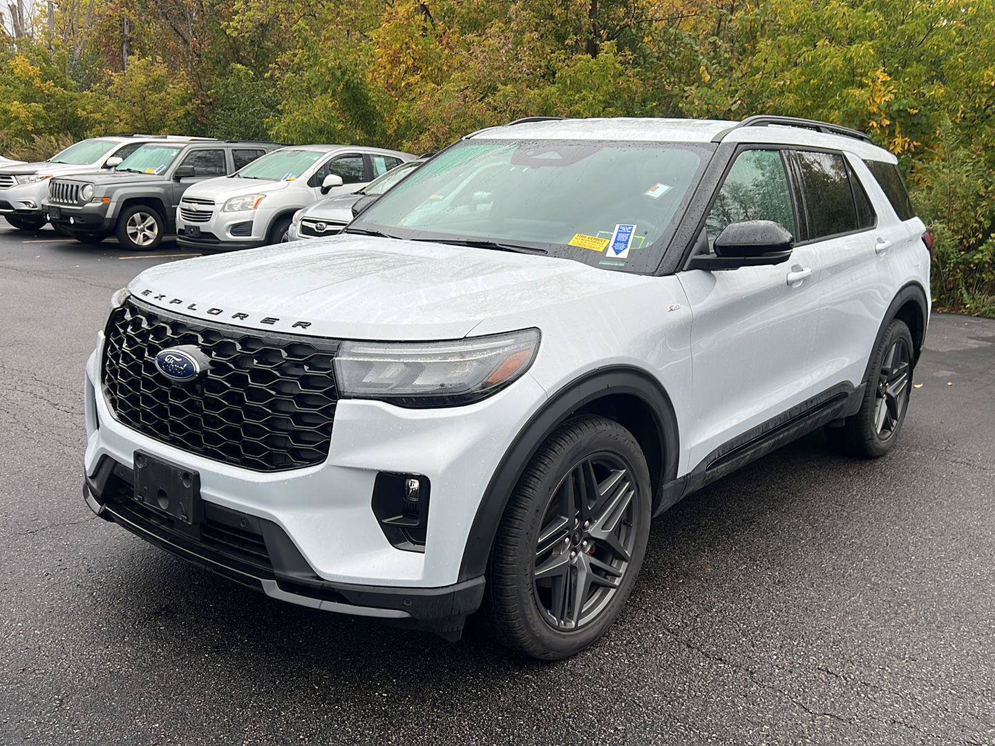 Used 2026 Ford Explorer ST-Line w/ ST-Line Street Pack AWD/4WD image 2