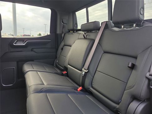 New 2026 GMC Sierra 1500 SLT image 13
