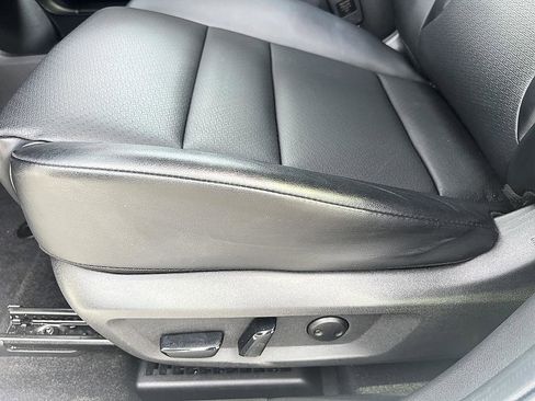 Used 2023 Nissan Rogue SV w/ SV Premium B Package image 22