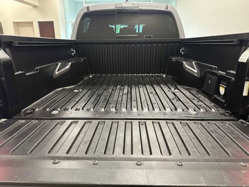 Certified 2020 Toyota Tacoma TRD Off-Road image 29