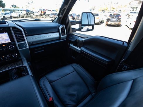 Used 2019 Ford F250 Lariat w/ Lariat Ultimate Package image 32