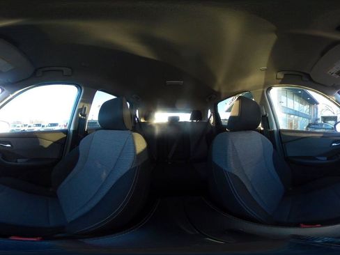 Used 2023 Nissan Rogue SV image 42