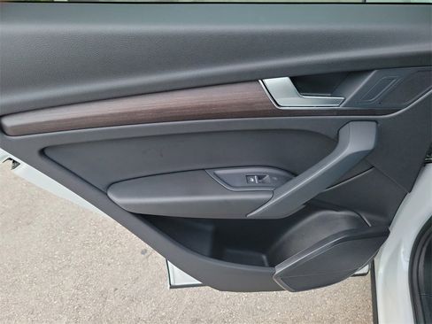 Used 2022 Audi Q5 2.0T Premium image 11