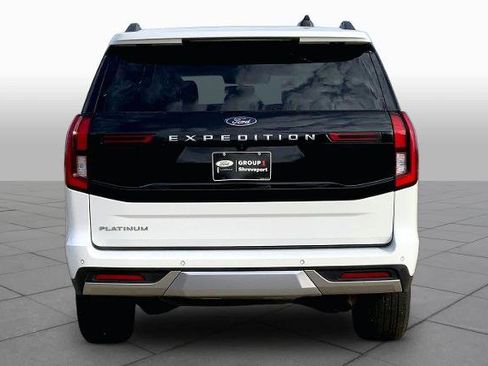 Certified 2025 Ford Expedition Platinum AWD/4WD image 5